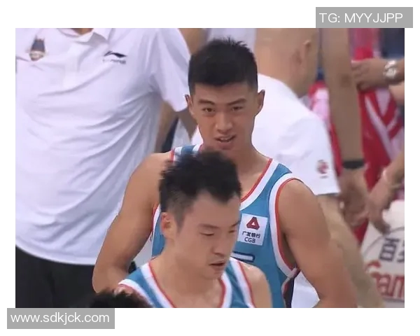 故人重逢!焦海龙夏联对阵老东家激战东营赛场 故人重逢!焦海龙夏联对阵老东家激战东营赛场