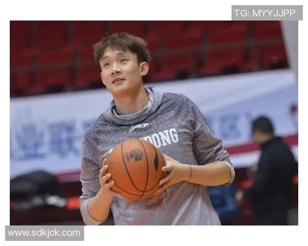 丁彦雨航正式告别赛场,十年薪资曝光引关注,名记披露内幕真相 丁彦雨航正式告别赛场,十年薪资曝光引关注,名记披露内幕真相