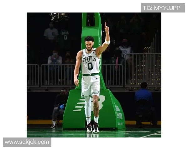 老鹰在杨缺阵情况下逆袭凯尔特人塔图姆和戴森表现亮眼但难阻败局 老鹰在杨缺阵情况下逆袭凯尔特人塔图姆和戴森表现亮眼但难阻败局