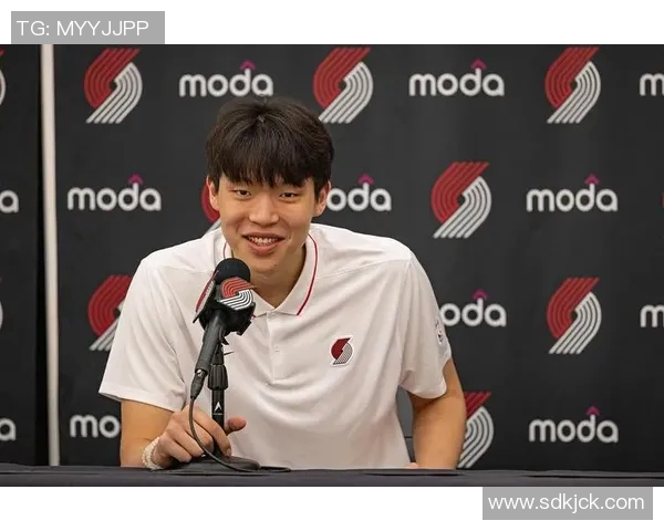 媒体人杨瀚森虽不惊艳,但也算及格,是靠谱的第一替补中锋 媒体人杨瀚森虽不惊艳,但也算及格,是靠谱的第一替补中锋