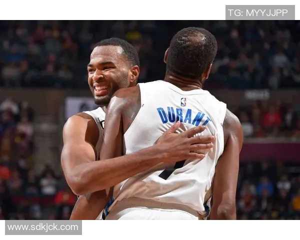 篮网4连败期间总失分522分!百回合丢131.2分 联盟垫底 篮网4连败期间总失分522分!百回合丢131.2分 联盟垫底