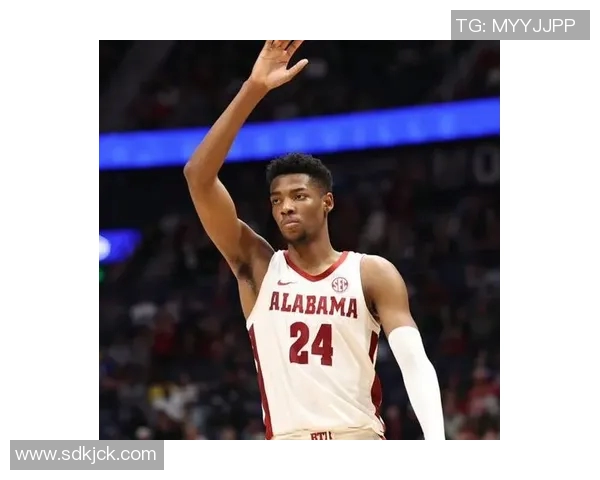 内外开花！布兰登·米勒17中9拿到并列最高26分 三分8中4